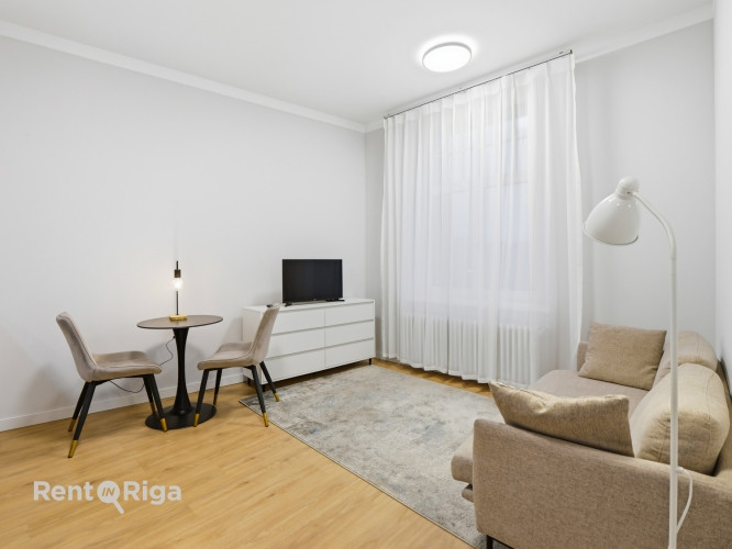 Pilnībā mēbelēts 2-istabu dzīvoklis jūgendstila ēkā Rīgas Centrā.  Krišjāņa Valdemāra Rīga - foto 4