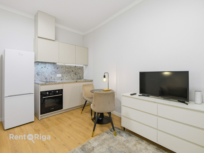 Pilnībā mēbelēts 2-istabu dzīvoklis jūgendstila ēkā Rīgas Centrā.  Krišjāņa Valdemāra Rīga - foto 5