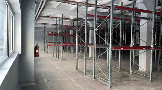 Предлагаются просторные и в отличном состоянии складские помещения общей Rīga