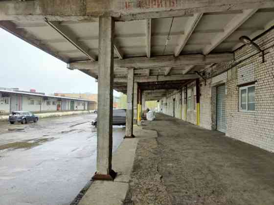 Sausas noliktavas telpas ar rampu.  Noliktava labā stāvoklī. Ēka renovēta, jauni elektrības vadi, lī Rīga