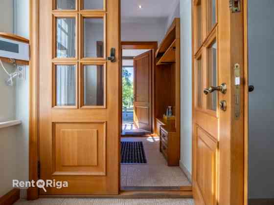 В самом сердце престижного Межапарка, по адресу ул. Судрабу Эджуса 1, предлагается Rīga