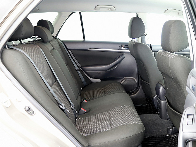 Toyota Avensis Linea Sol Facelift 2.0 108kW Tallina - foto 7