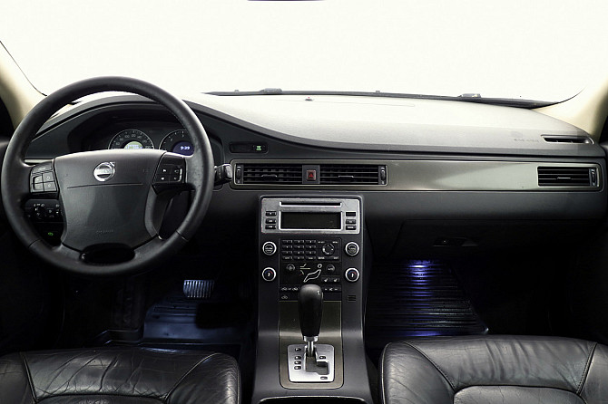 Volvo V70 Summum ATM 2.4 D5 120kW Tallina - foto 5