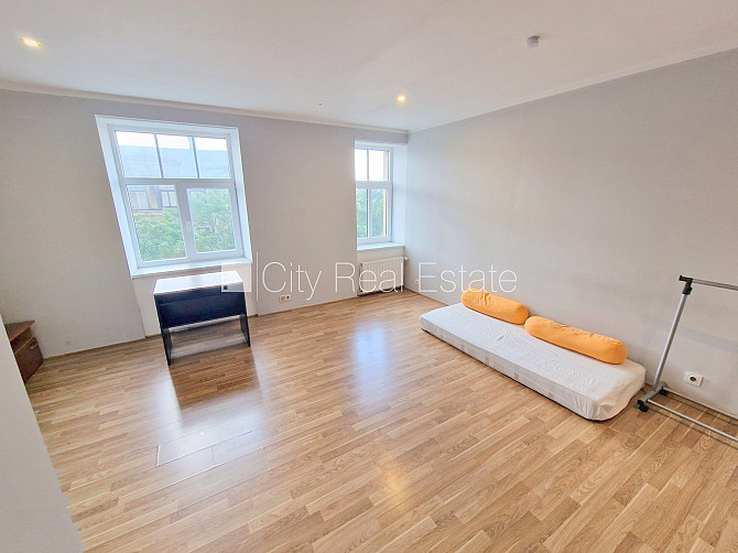 Дом во дворе, реновированный дом, благоустроенный озеленённый двор, закрытый Рига - изображение 7