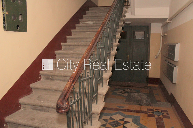 Fasādes māja, renovēta māja, ieeja no ielas, logi vērsti mājas abās pusēs, pilnā apdare, Rīga - foto 20