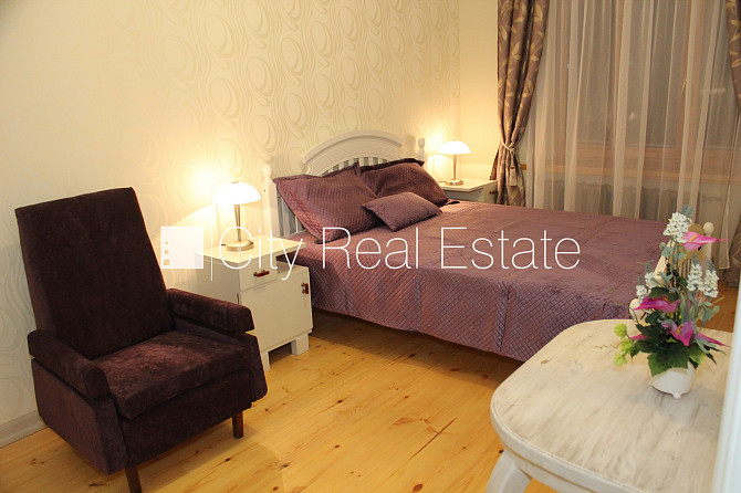 Fasādes māja, renovēta māja, vieta automašīnai, ieeja no ielas un pagalma, luksuss Rīga - foto 1