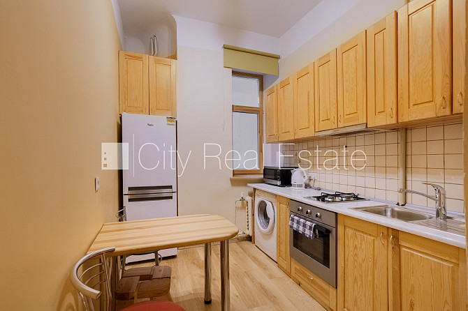 Фасадный дом, реновированный дом, благоустроенная озеленённая территория, вход с Рига - изображение 15