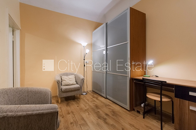 Фасадный дом, реновированный дом, благоустроенная озеленённая территория, вход с Рига - изображение 7