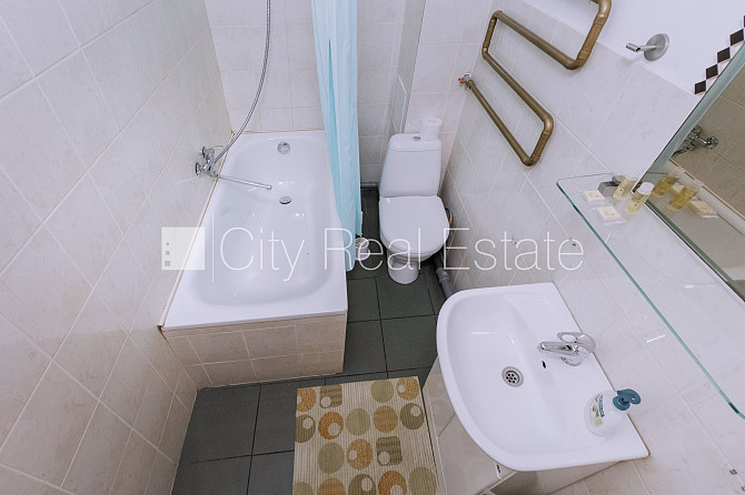 Фасадный дом, реновированный дом, благоустроенная озеленённая территория, вход с Рига - изображение 20