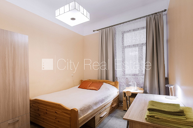 Здание во дворе, благоустроенная озеленённая территория, закрытый двор, въездные Рига - изображение 12