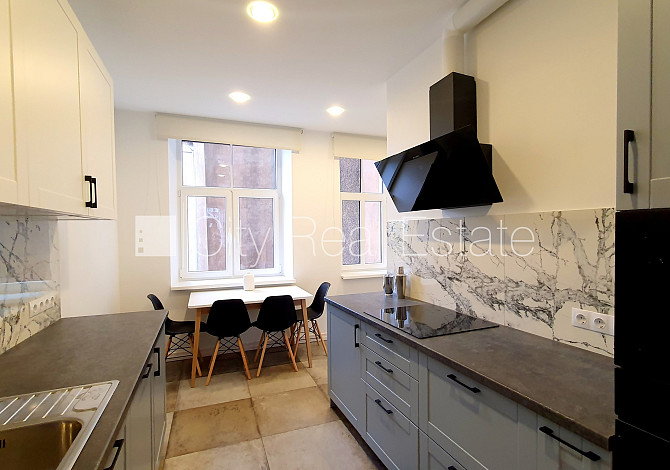 Фасадный дом, благоустроенная озеленённая территория, подъездная дорога покрыта Рига - изображение 7