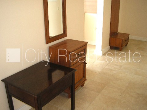 Фасадный дом, реновированный дом, место для машины, охраняемая автостоянка, Рига - изображение 17