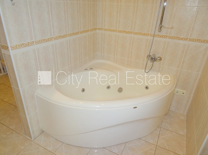 Земля в собственности, фасадный дом, реновированный дом, поменянное покрытие Рига - изображение 18