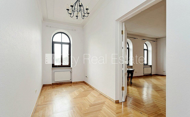 Земля в собственности, фасадный дом, реновированный дом, поменянное покрытие Рига - изображение 9