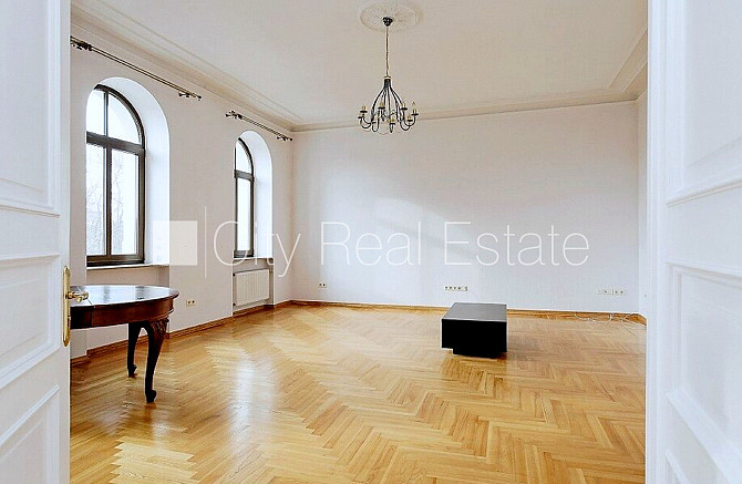 Земля в собственности, фасадный дом, реновированный дом, поменянное покрытие Рига - изображение 3