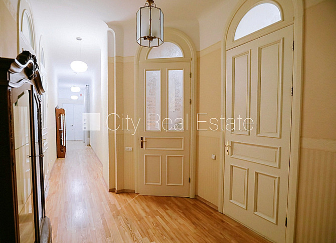 Фасадный дом, реновированный дом, кирпичные стены, фасад с декоративной Рига - изображение 16