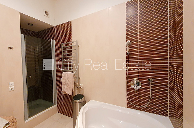 Фасадный дом, реновированный дом, кирпичные стены, фасад с декоративной Рига - изображение 13