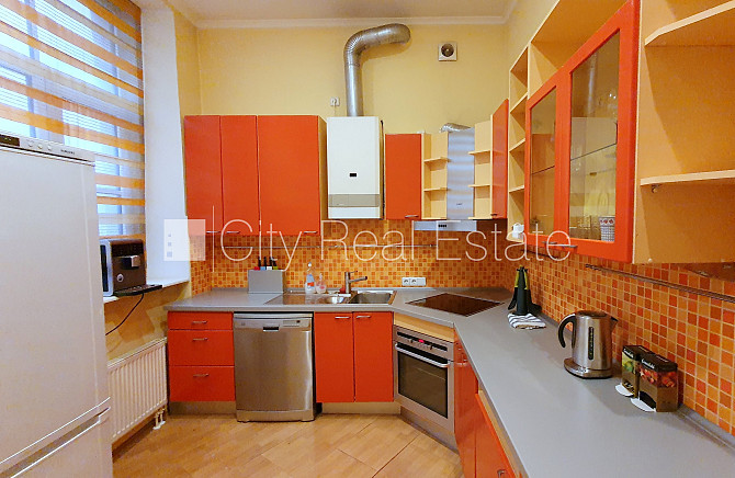 Фасадный дом, реновированный дом, кирпичные стены, фасад с декоративной Рига - изображение 19