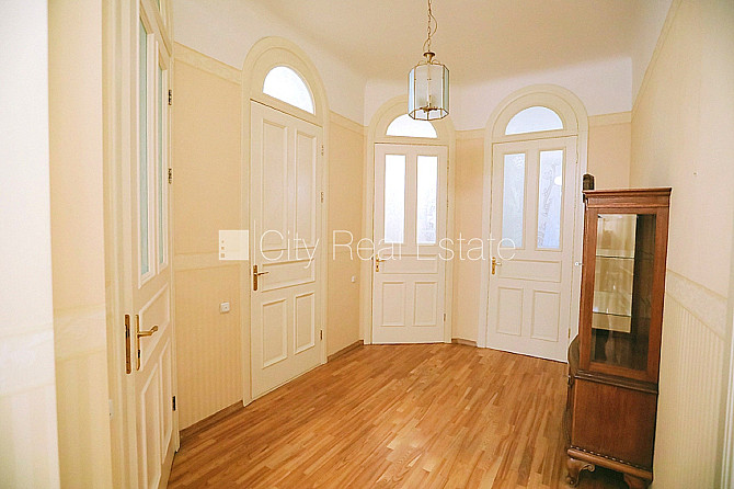 Фасадный дом, реновированный дом, кирпичные стены, фасад с декоративной Рига - изображение 11