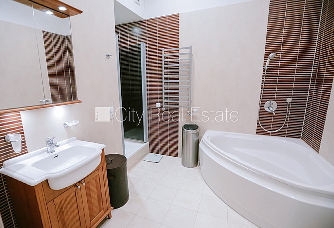 Фасадный дом, реновированный дом, кирпичные стены, фасад с декоративной Рига - изображение 12