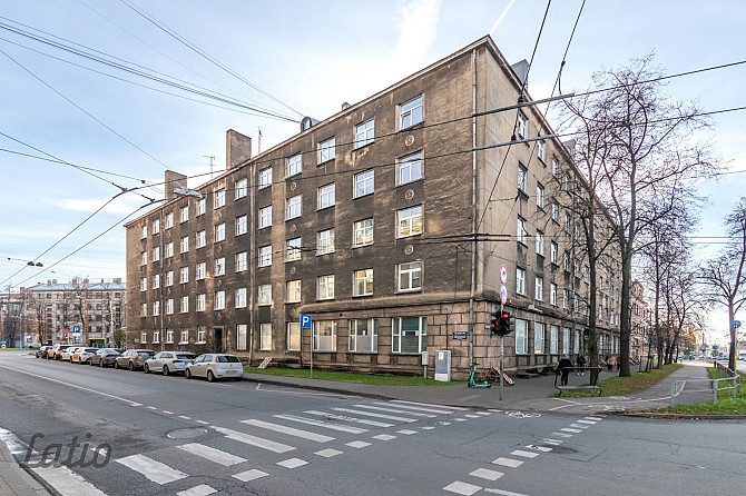 Pārdod komerctelpas vai dzīvokļus Brīvības gatvē 232, Rīgā

Piedāvājumā plašas un Rīga - foto 1