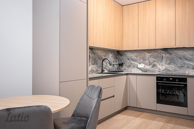 Lielisks 2 istabu dzīvoklis jaunā un skaistā projektā, 52 kv.m, 3/6 st., plašs balkons no Rīga - foto 2