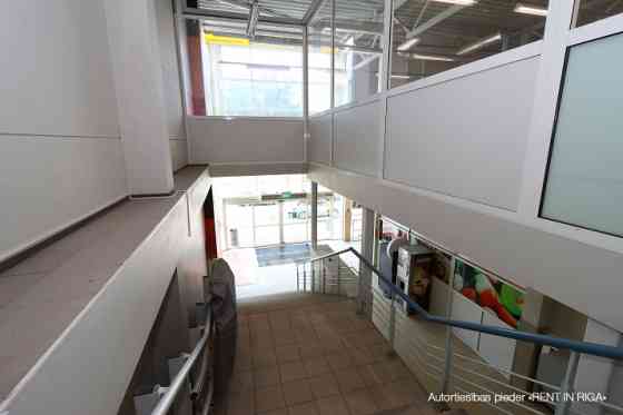 Предлагаются просторные коммерческие помещения над магазином MAXIMA в Rīga