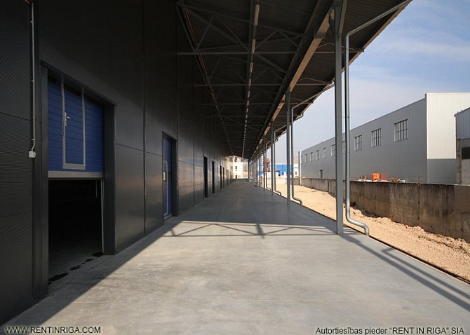 Jauna noliktava ar dzelzceļa pievadu. Rampas no 2 pusēm:(auto rampa + dzelzceļa rampa).   Gāzes Rīga - foto 6