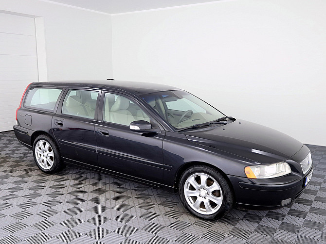 Volvo V70 Summum Facelift 2.4 D5 136kW Tallina - foto 1