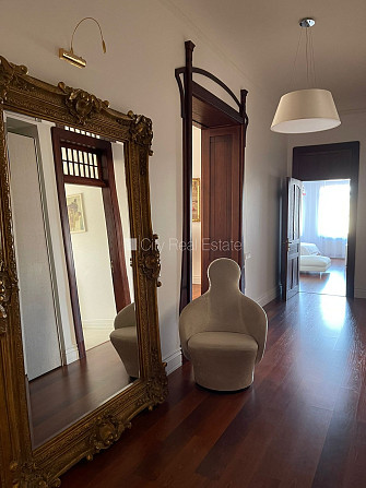 Pagalma ēka, renovēta māja, slēgts pagalms, ieeja no pagalma, kāpņu telpa pēc kosmētiskā Rīga - foto 14