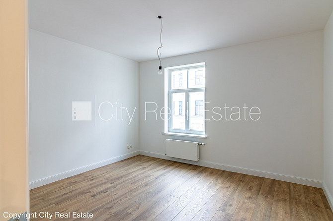 Restaurēta māja, fasāde ar koka apdari, energo efektīva māja, labiekārtots apzaļumots Rīga - foto 4