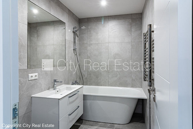 Restaurēta māja, fasāde ar koka apdari, energo efektīva māja, labiekārtots apzaļumots Rīga - foto 6