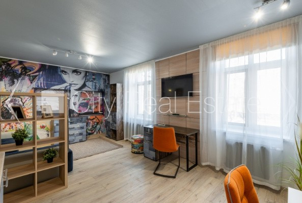 Fasādes māja, renovēta māja, labiekārtota apzaļumota teritorija, slēgta teritorija, ieeja no Rīga - foto 2