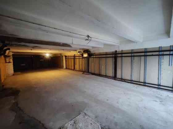 Tiek iznomātas neapkurināmas noliktavu telpas centrā, Sporta ielā.  Līdzena betona grīda. Plaši vārt Rīga