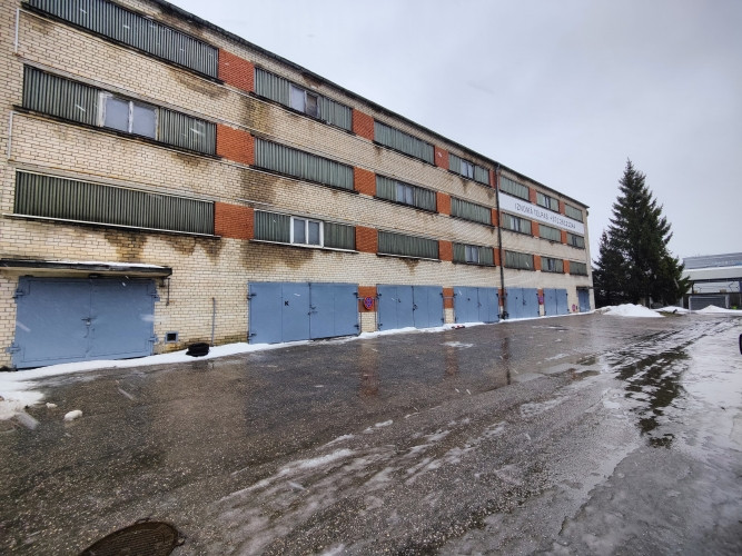 Tiek iznomātas neapkurināmas noliktavu telpas centrā, Sporta ielā.  Līdzena betona grīda. Rīga - foto 6