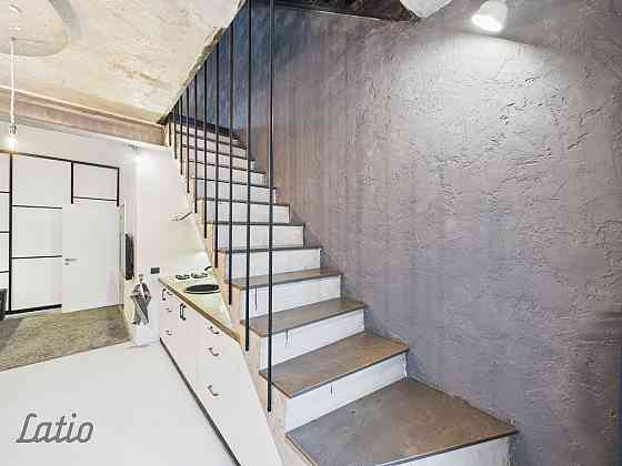 Izīrē ekskluzīvu 3 līmeņu lofta dzīvokli Rīgas centrā.
Piedāvāju unikālu, plašu un gaumīgi veidotu l Rīga