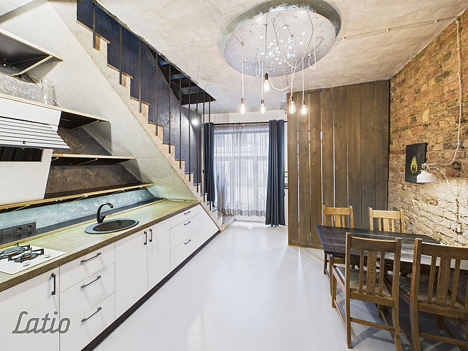 Izīrē ekskluzīvu 3 līmeņu lofta dzīvokli Rīgas centrā.
Piedāvāju unikālu, plašu un Rīga - foto 1