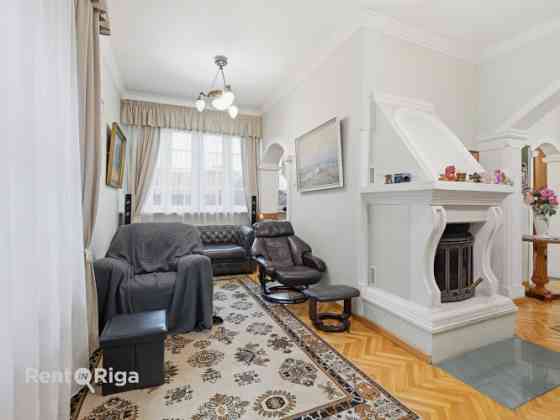 Plaša privātmāja labā stāvoklī Vimbukrogā pirms Ķekavas.  Ēkas 1.stāvā ir plaša viesistaba, kas apvi Ķekavas pagasts