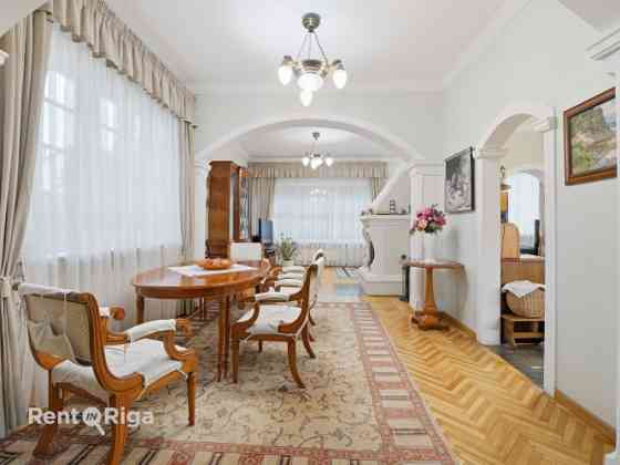 Plaša privātmāja labā stāvoklī Vimbukrogā pirms Ķekavas.  Ēkas 1.stāvā ir plaša viesistaba, kas apvi Ķekavas pagasts