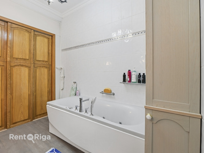 Plaša privātmāja labā stāvoklī Vimbukrogā pirms Ķekavas.  Ēkas 1.stāvā ir plaša Ķekavas pagasts - foto 9