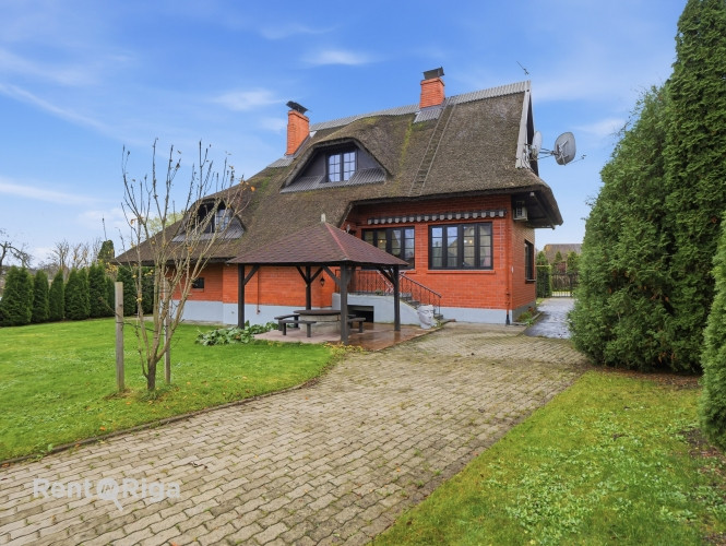 Plaša privātmāja labā stāvoklī Vimbukrogā pirms Ķekavas.  Ēkas 1.stāvā ir plaša Ķekavas pagasts - foto 1