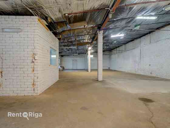 Iznomā noliktavas telpas Strenču ielā.  + kopējā platība 240 m2 + 3 fāžu elektrības pieslēgums + slē Rīga