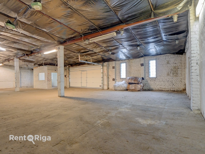 Iznomā noliktavas telpas Strenču ielā.  + kopējā platība 240 m2 + 3 fāžu elektrības Rīga - foto 4