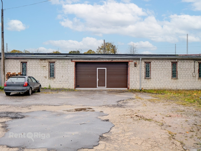 Iznomā noliktavas telpas Strenču ielā.  + kopējā platība 240 m2 + 3 fāžu elektrības Rīga - foto 8