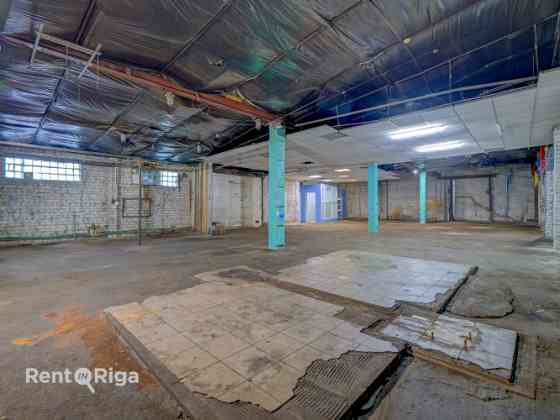 Iznomā noliktavas telpas Strenču ielā.   + kopējā platība 340 m2 + 3 fāžu elektrības pieslēgums + sl Rīga