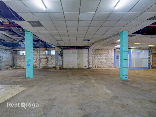Iznomā noliktavas telpas Strenču ielā.   + kopējā platība 340 m2 + 3 fāžu elektrības Rīga - foto 3