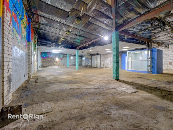 Iznomā noliktavas telpas Strenču ielā.   + kopējā platība 340 m2 + 3 fāžu elektrības Rīga - foto 1