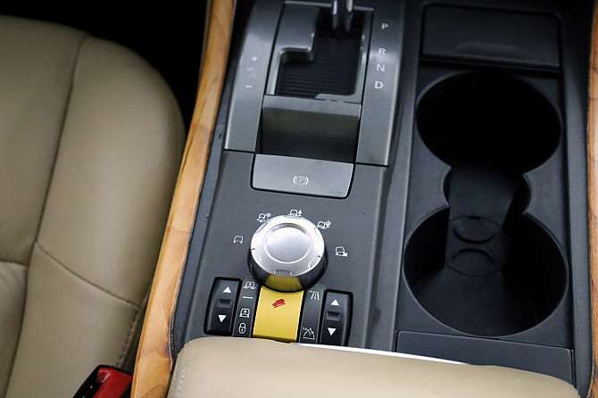 Land Rover Range Rover Sport HSE Luxury 2.7 TD 140kW Таллин - изображение 8