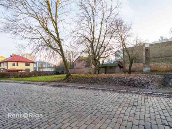 Продаётся земельный участок с широкими возможностями для застройки на улице Rīga