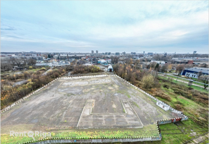 Nomai tiek piedāvāts zemes gabals Ilzenes ielā.  + Vilciena pievads; + rampa un panduss vilcienu Rīga - foto 2